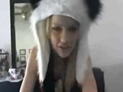Tarian panda gadis di webcast